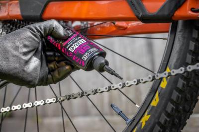 Muc-Off eBike Ketten&ouml;l f&uuml;r N&auml;sse 50 ml Produktbild 1